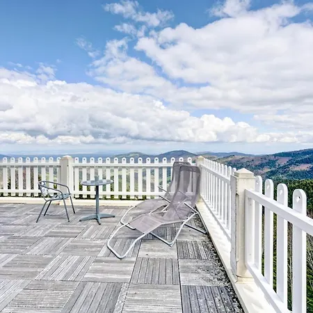 Le Mont Besset Bed & Breakfast Lalouvesc Exterior photo