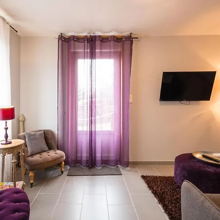 Le Mont Besset Bed & Breakfast Lalouvesc Exterior photo