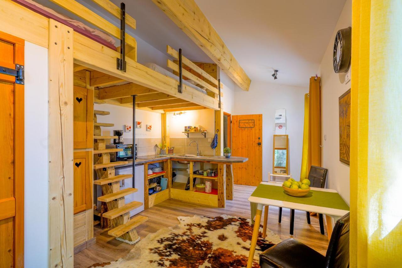 Le Mont Besset Bed & Breakfast *