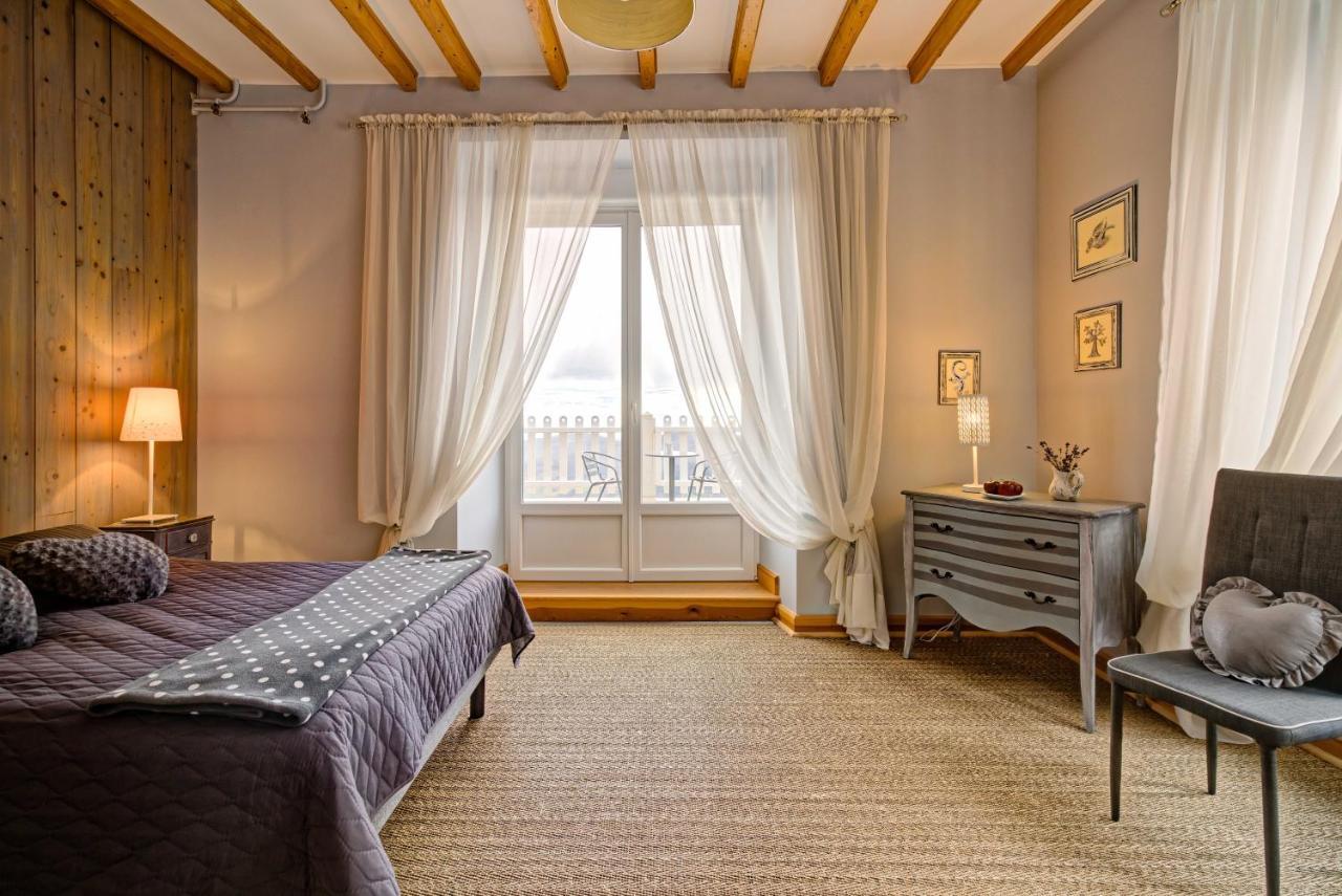 Le Mont Besset Bed & Breakfast *